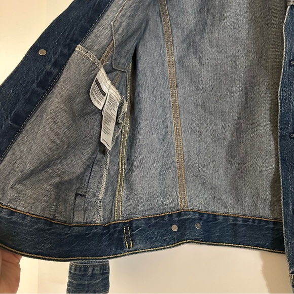 Levi’s 90s Denim Trucker Jacket in Mayze - Picture 7 of 12